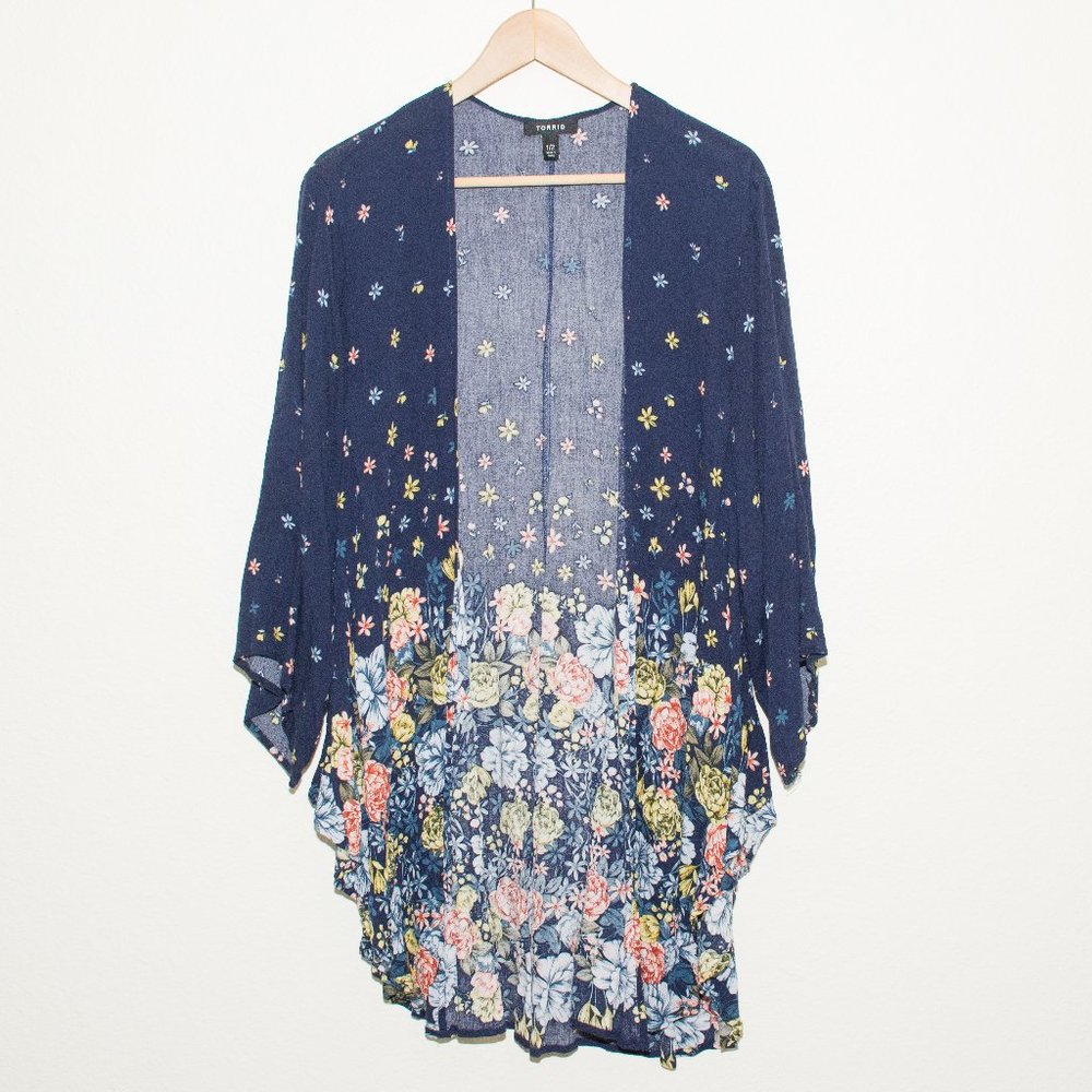 Torrid Blue Crepe Shirttail Kimono in Floral Print